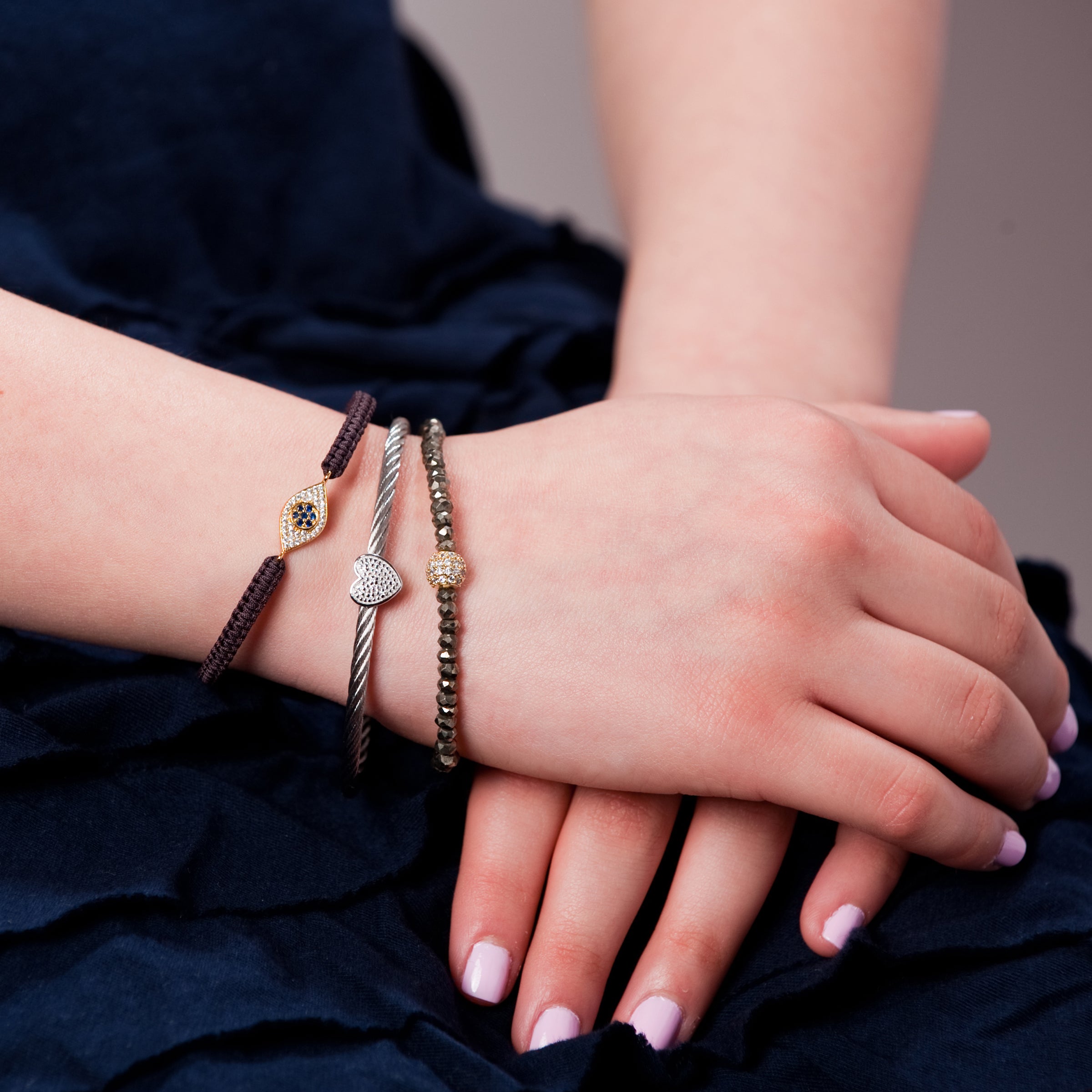 Top 160+ Mangalsutra Designs | Mangalsutra bracelet, Gold mangalsutra  designs, Black beaded jewelry